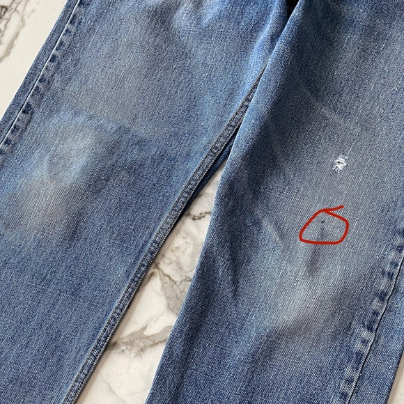 Levi’s 505 Hi-Rise Straight Leg Cut-Out Mom Jeans - Picture 9 of 9